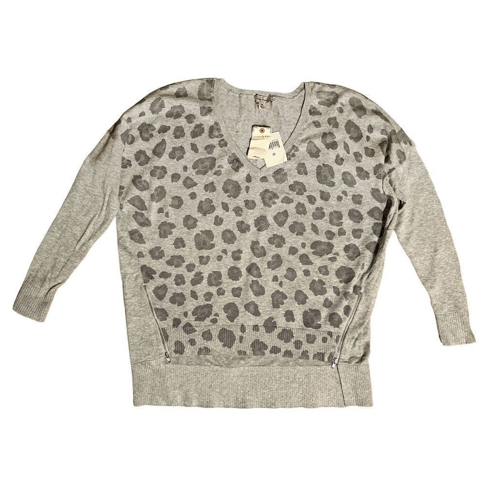 Lucky Brand Women’s Size M Pullover Sweater V-Neck Leopard Print Side Zippers